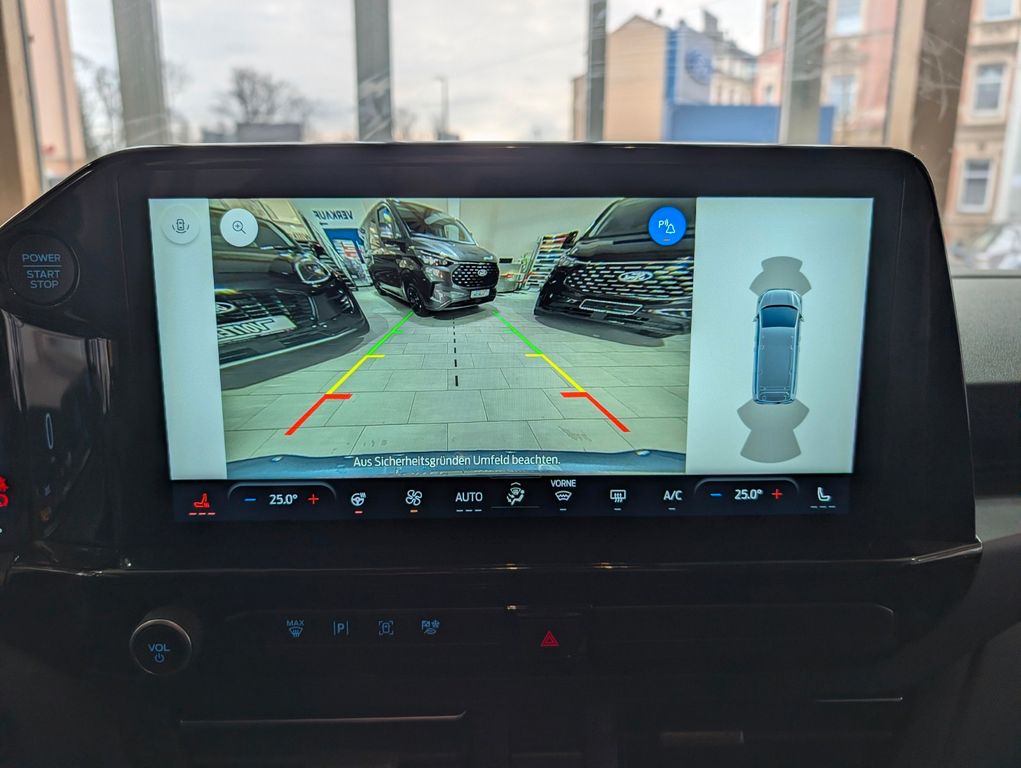 Ford Tourneo Custom 2025