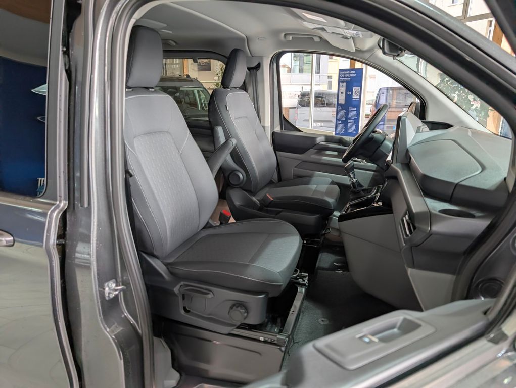 Ford Tourneo Custom 2025