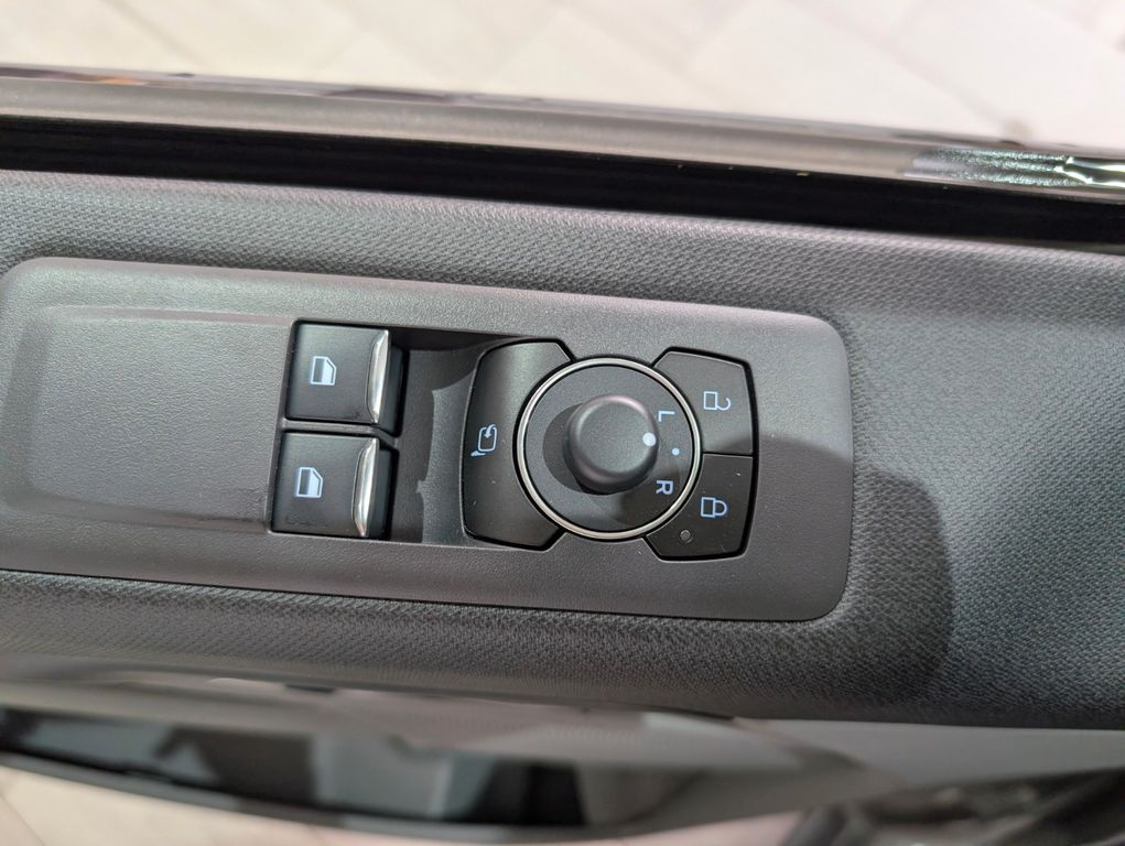 Ford Tourneo Custom 2025