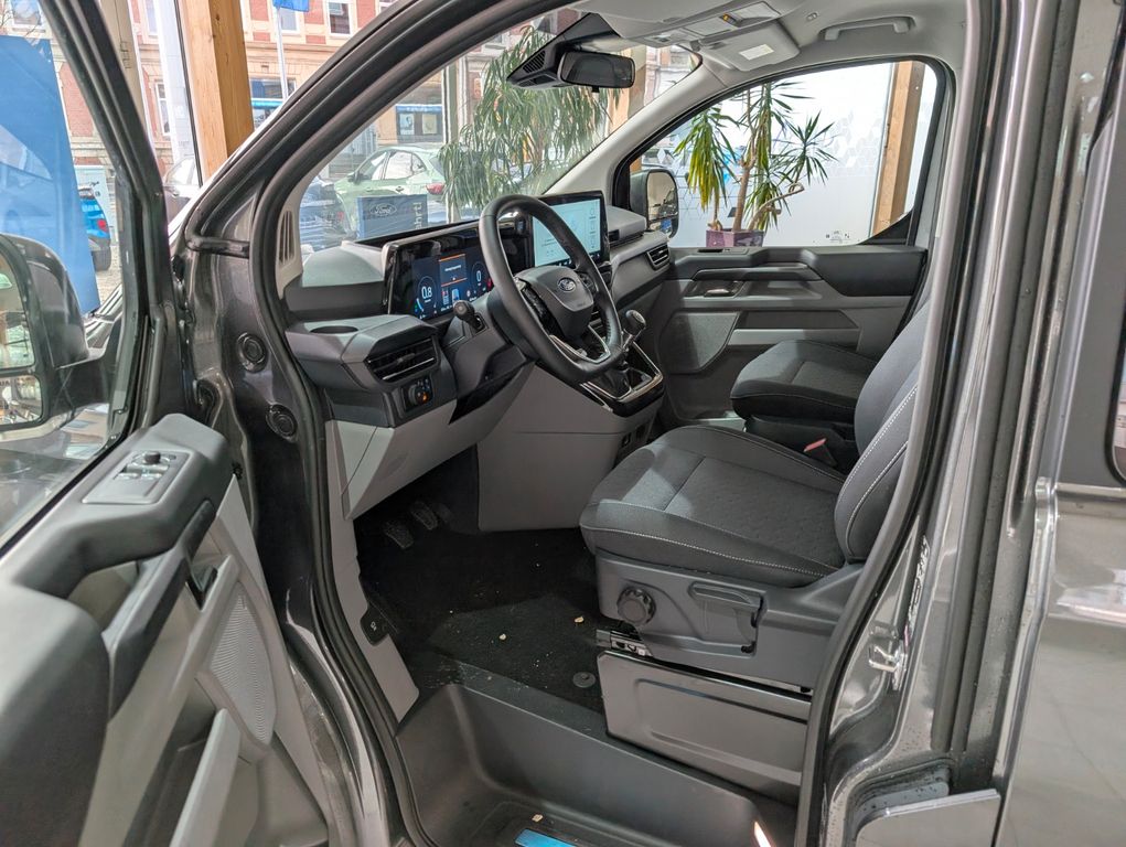 Ford Tourneo Custom 2025