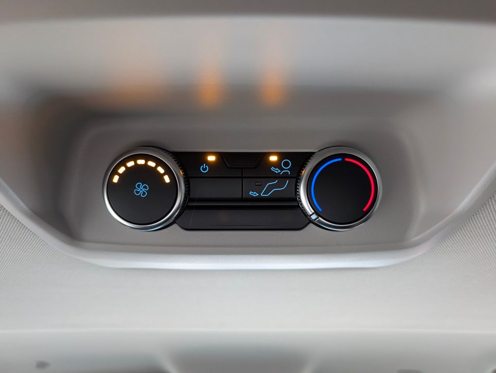 Ford Tourneo Custom 2025