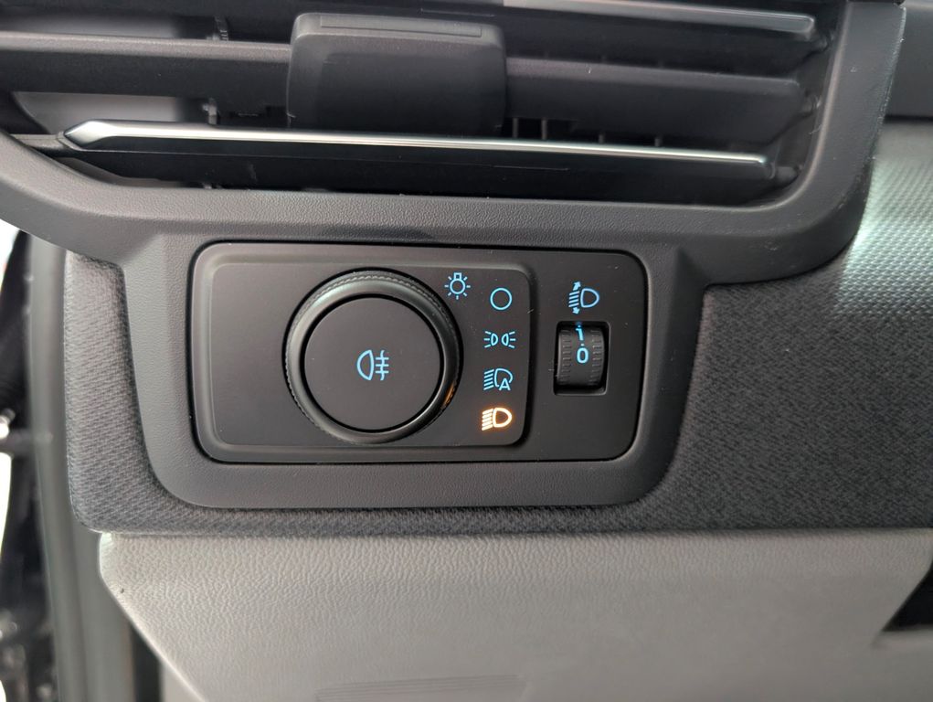 Ford Tourneo Custom 2025