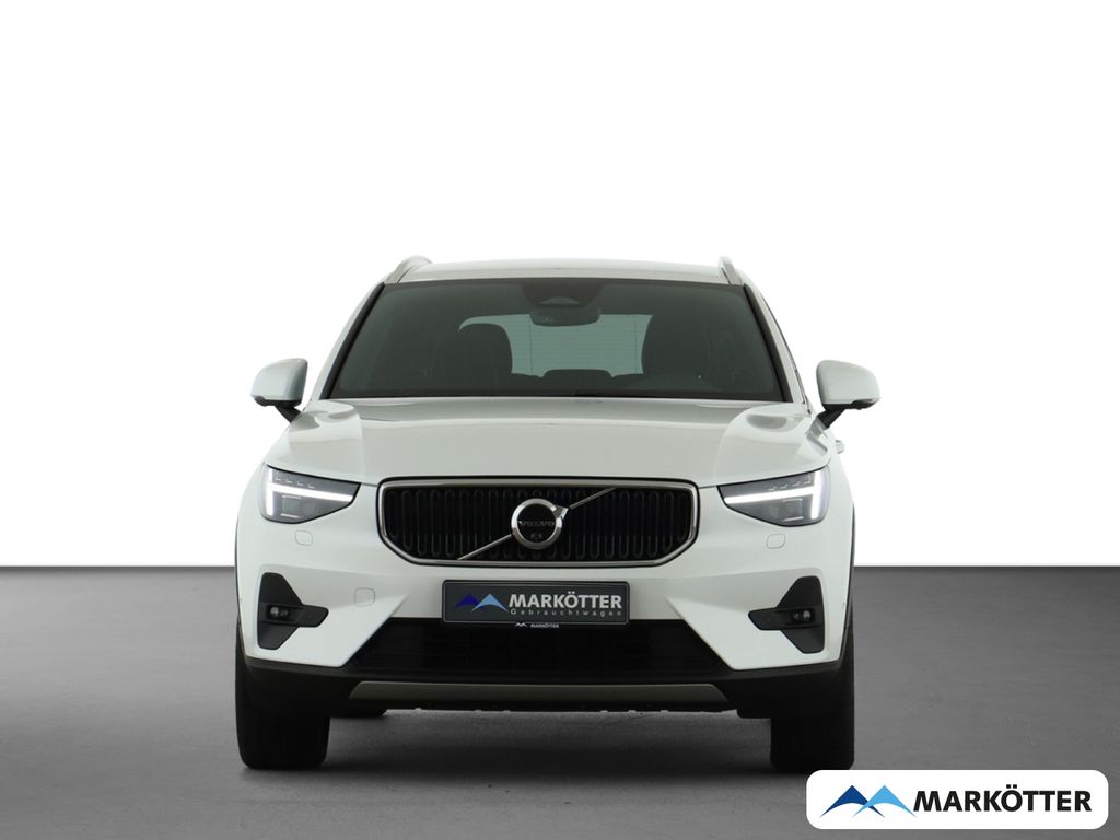Volvo XC40 2025