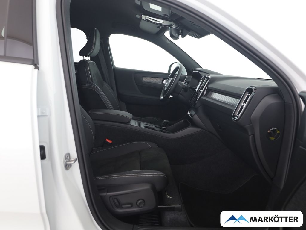 Volvo XC40 2025