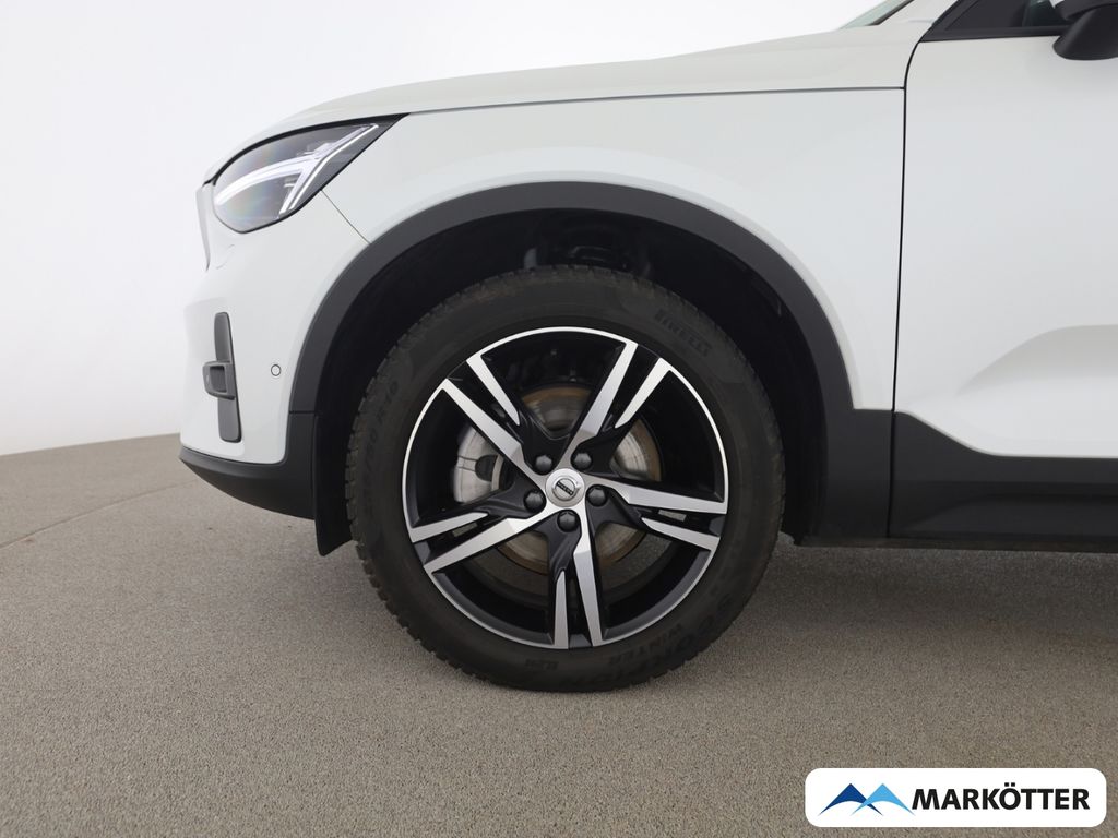 Volvo XC40 2025