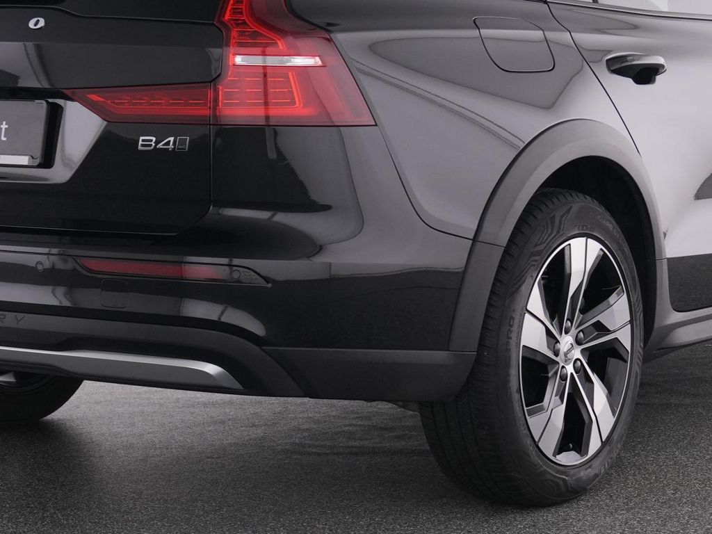 Volvo V60 Cross Country 2023