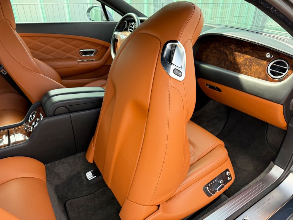 Bentley Continental GT 2011