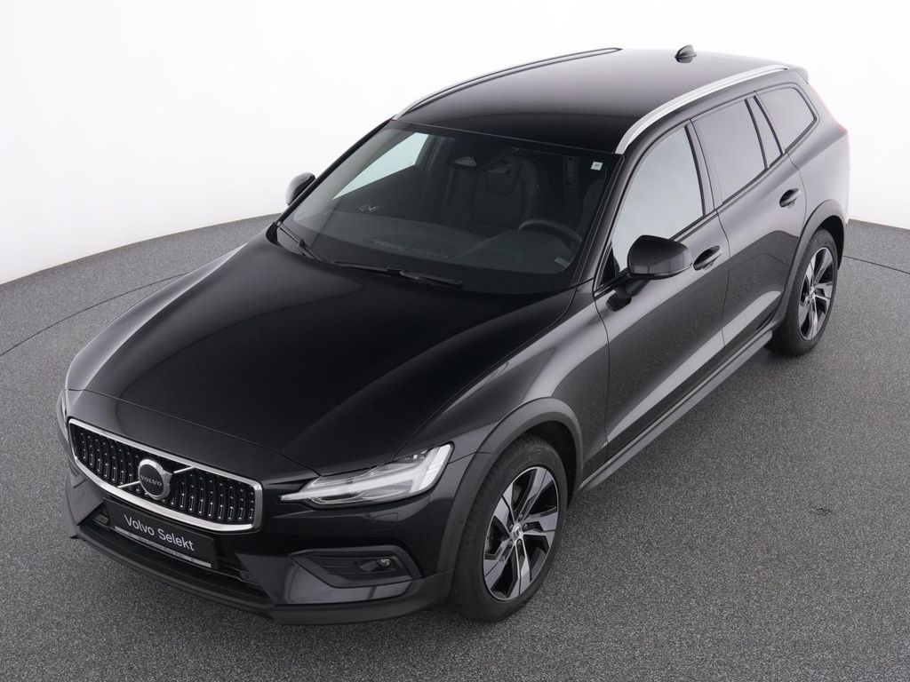 Volvo V60 Cross Country 2023