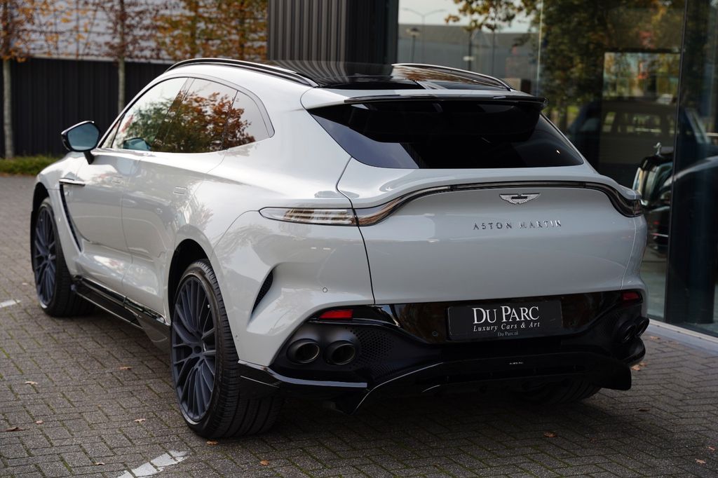 Aston Martin DBX 2024