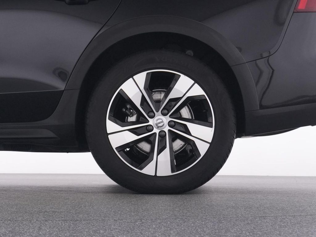 Volvo V60 Cross Country 2023