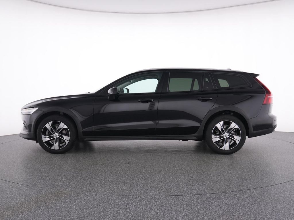 Volvo V60 Cross Country 2023
