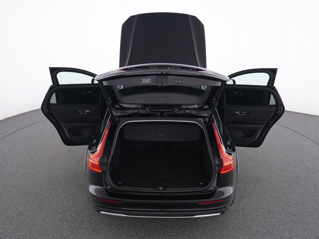 Volvo V60 Cross Country 2023