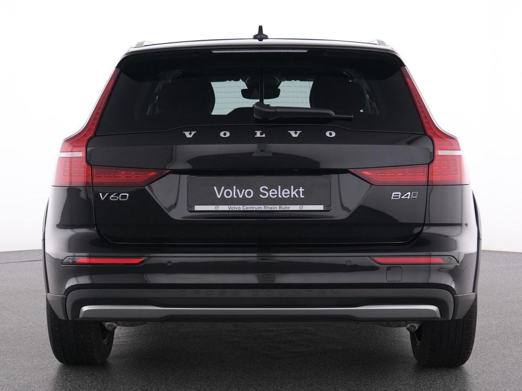 Volvo V60 Cross Country 2023