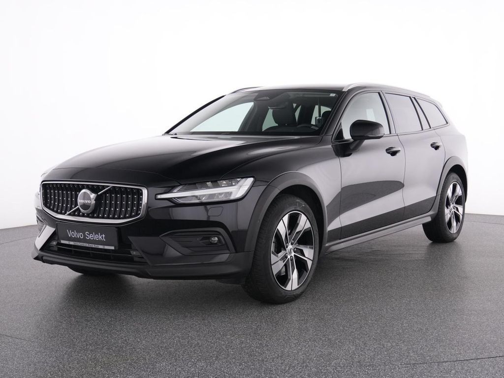 Volvo V60 Cross Country 2023
