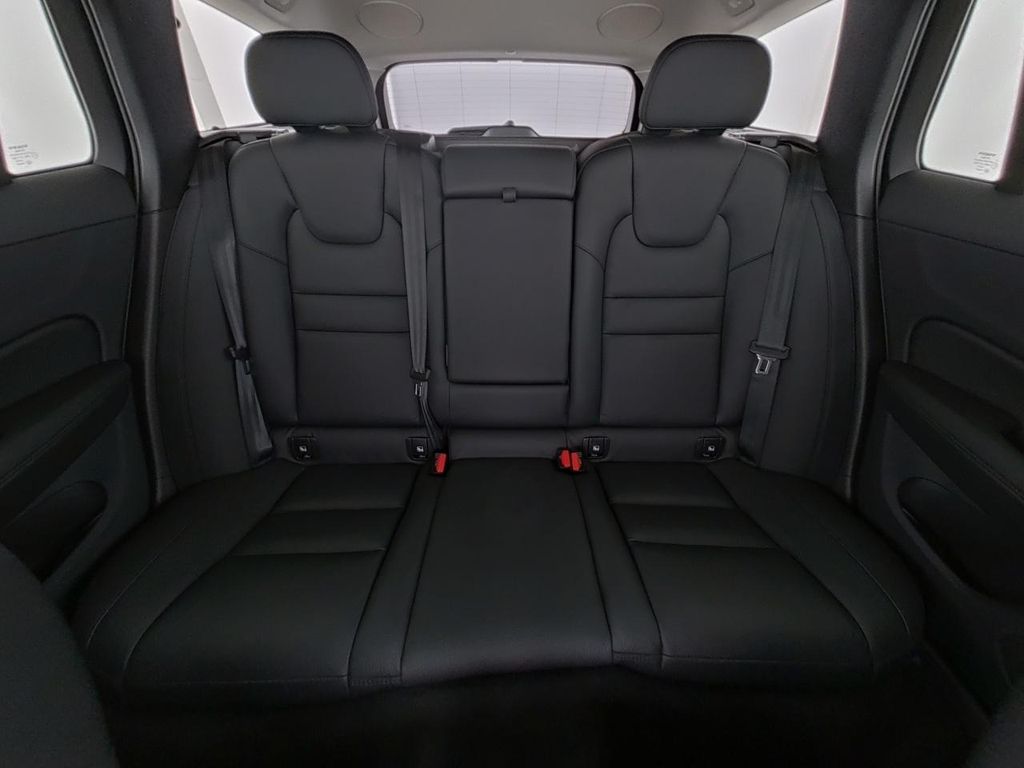 Volvo V60 Cross Country 2023