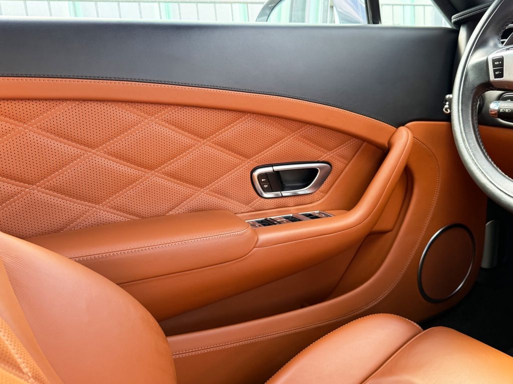 Bentley Continental GT 2011