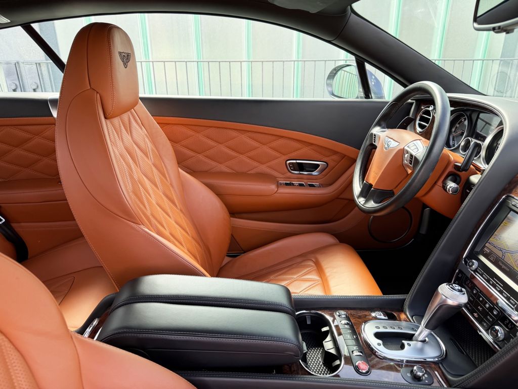 Bentley Continental GT 2011