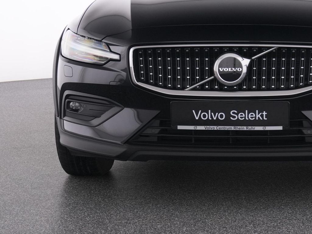 Volvo V60 Cross Country 2023