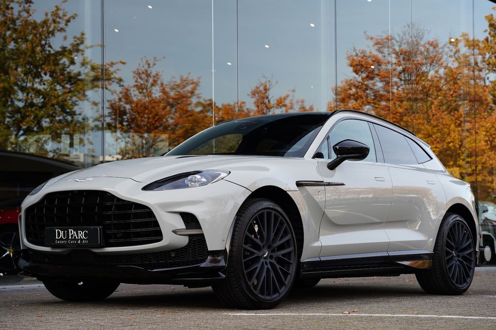 Aston Martin DBX 2024