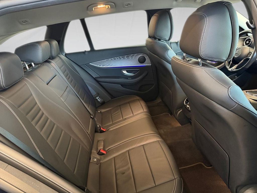 Mercedes-Benz E 220 2021