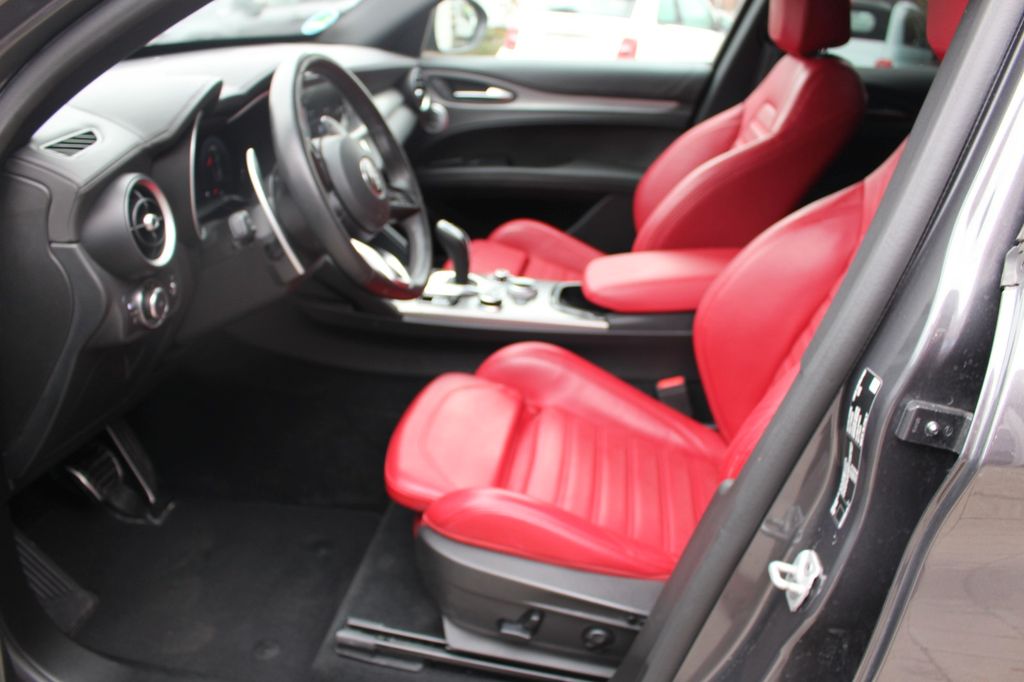 Alfa Romeo Stelvio 2023