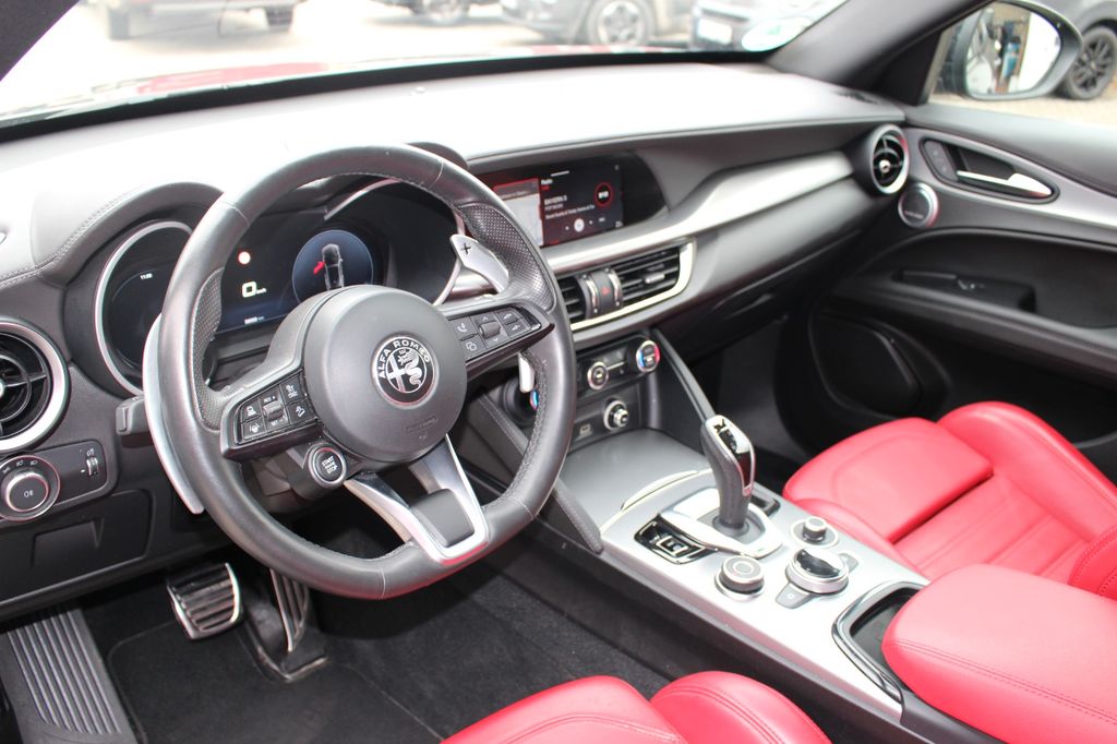 Alfa Romeo Stelvio 2023