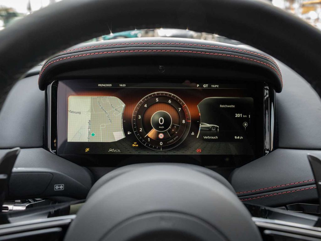 Aston Martin DB12 2024