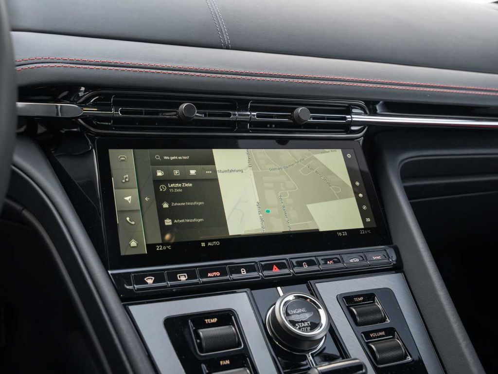 Aston Martin DB12 2024