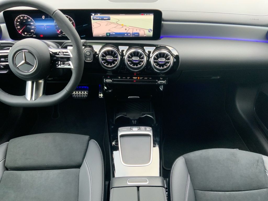 Mercedes-Benz CLA 180 2025