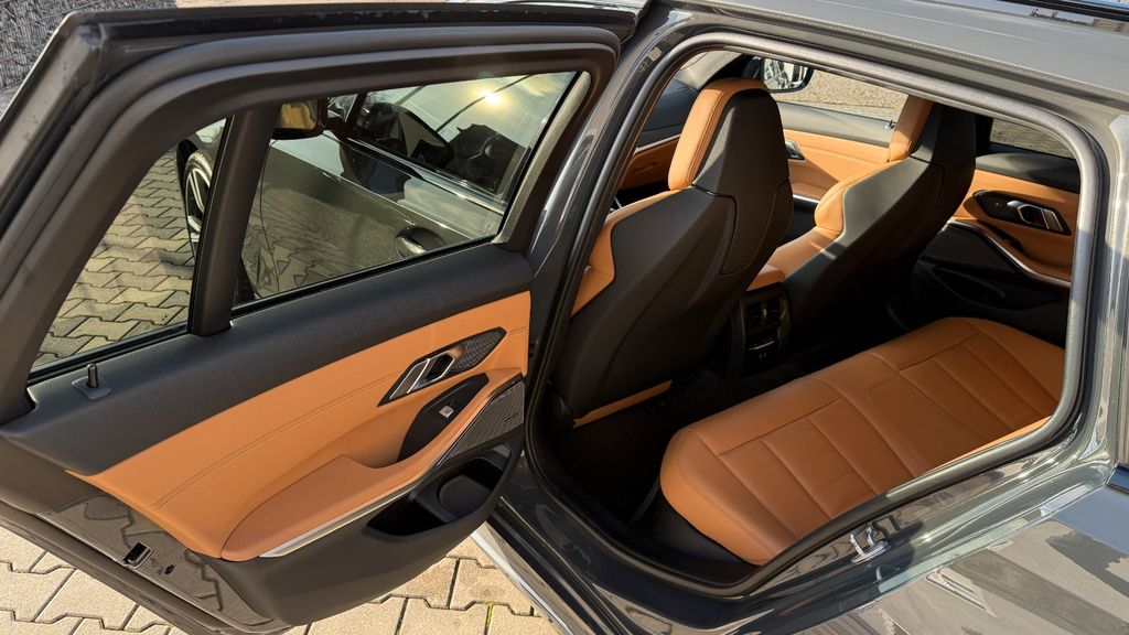 BMW 318 2021
