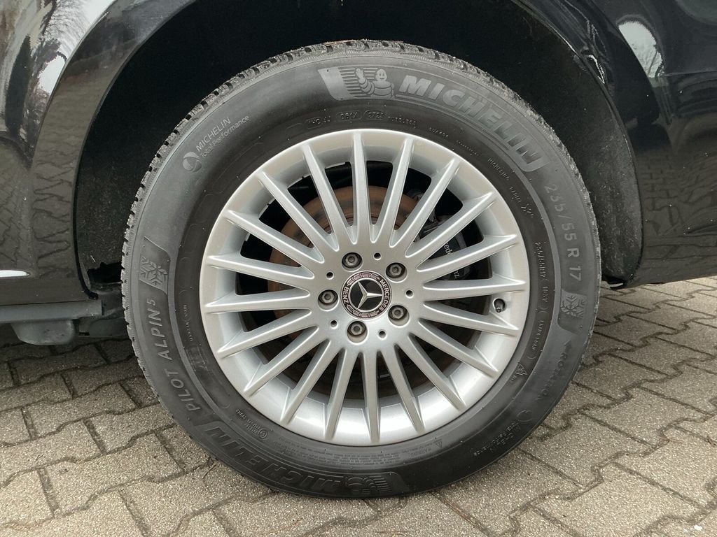 Mercedes-Benz V 300 2024
