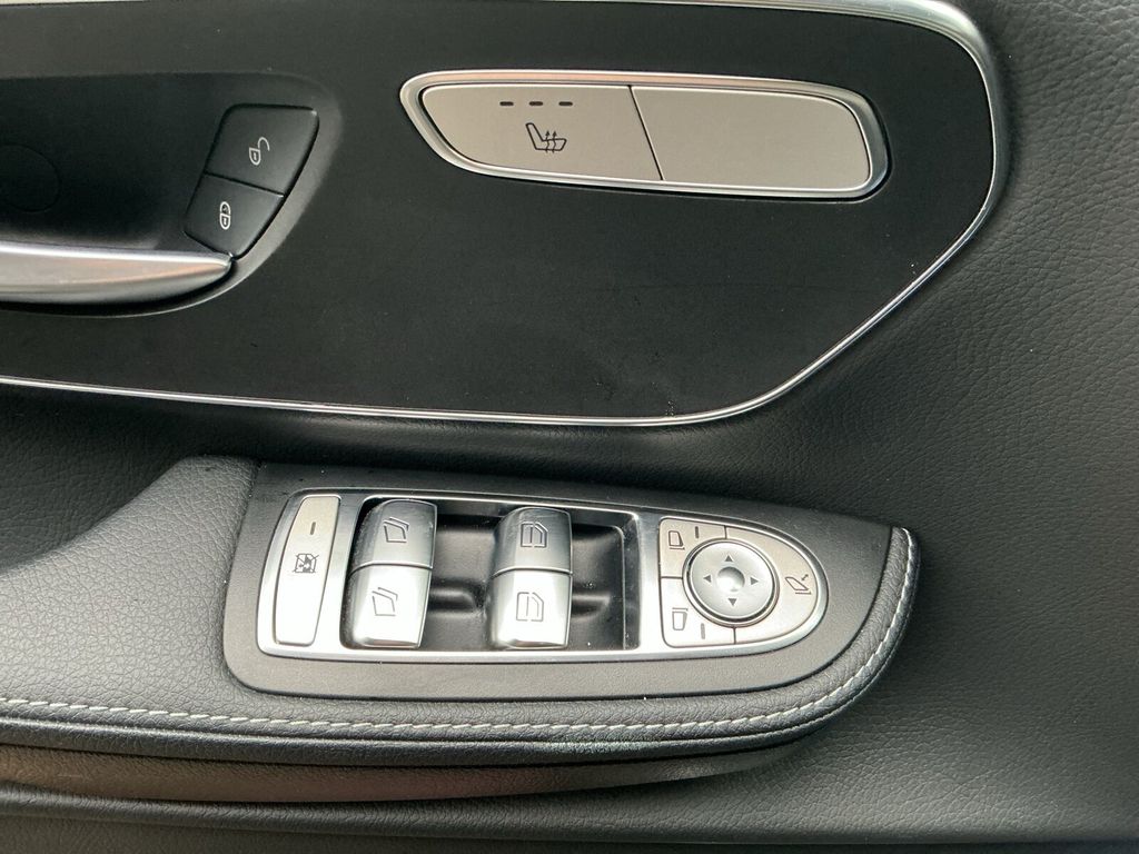 Mercedes-Benz V 300 2024