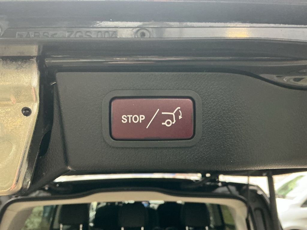 Mercedes-Benz V 300 2024