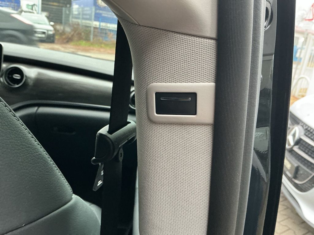 Mercedes-Benz V 300 2024