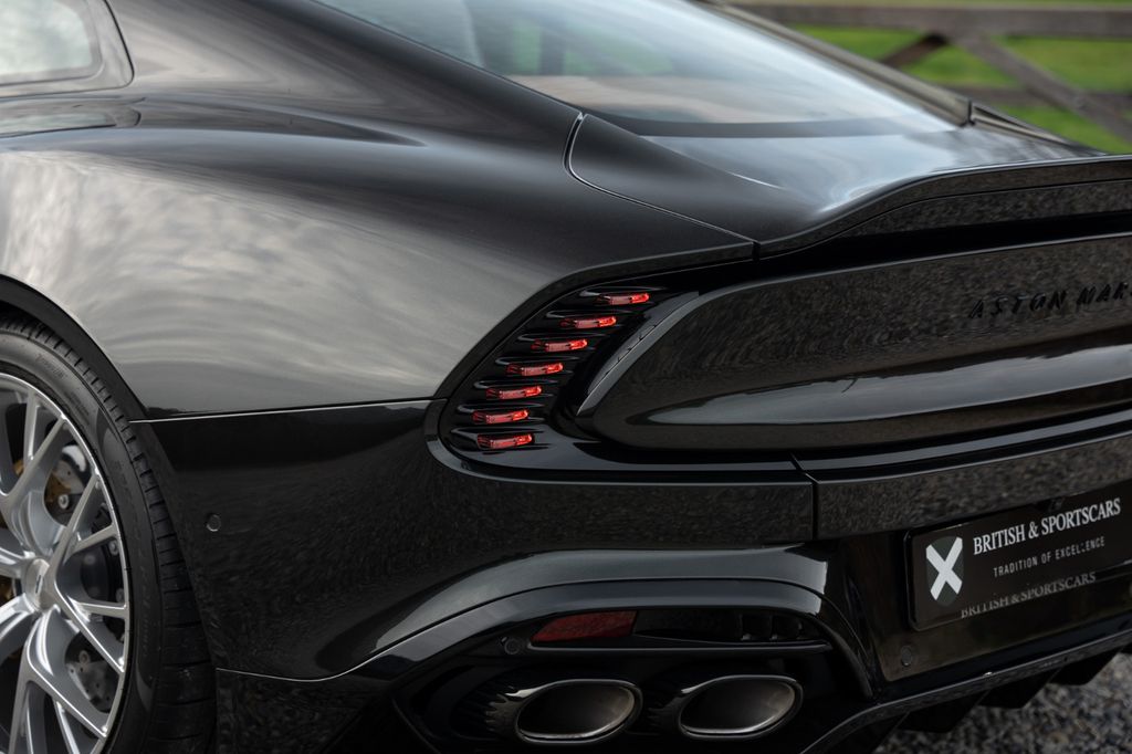 Aston Martin Vanquish 2025