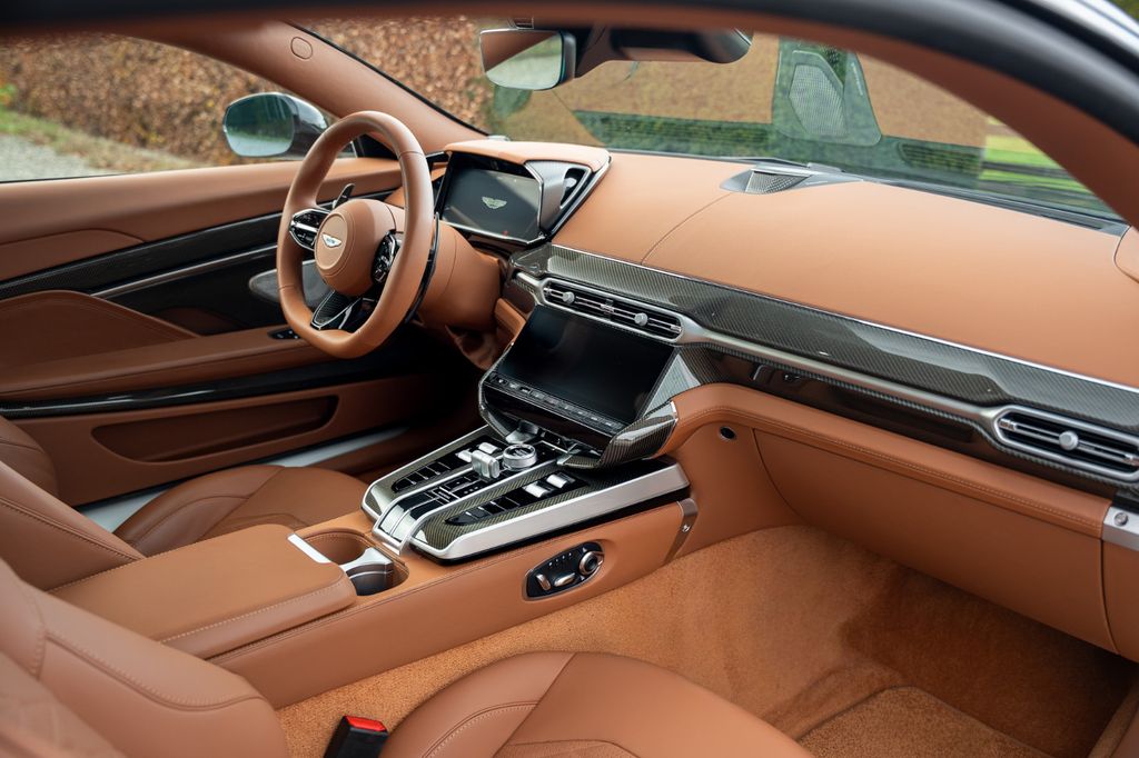 Aston Martin Vanquish 2025