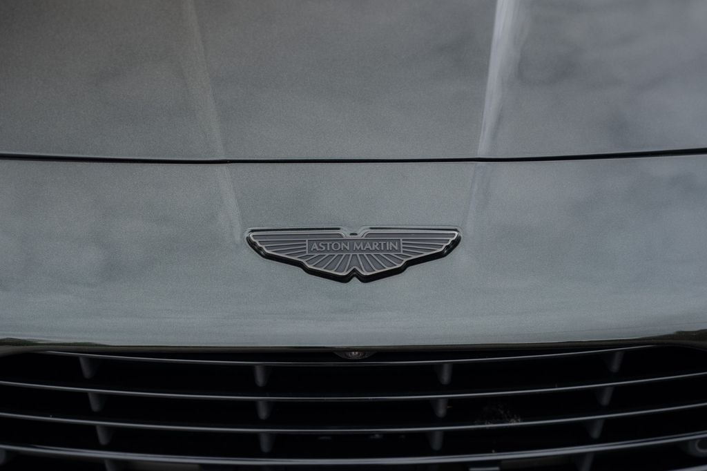 Aston Martin Vanquish 2025