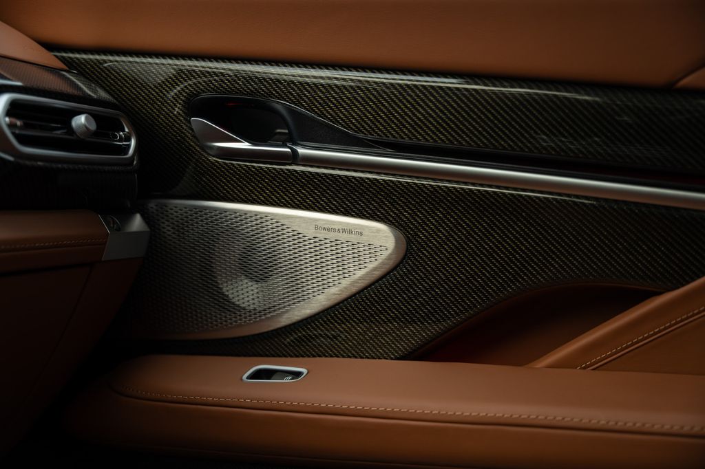 Aston Martin Vanquish 2025