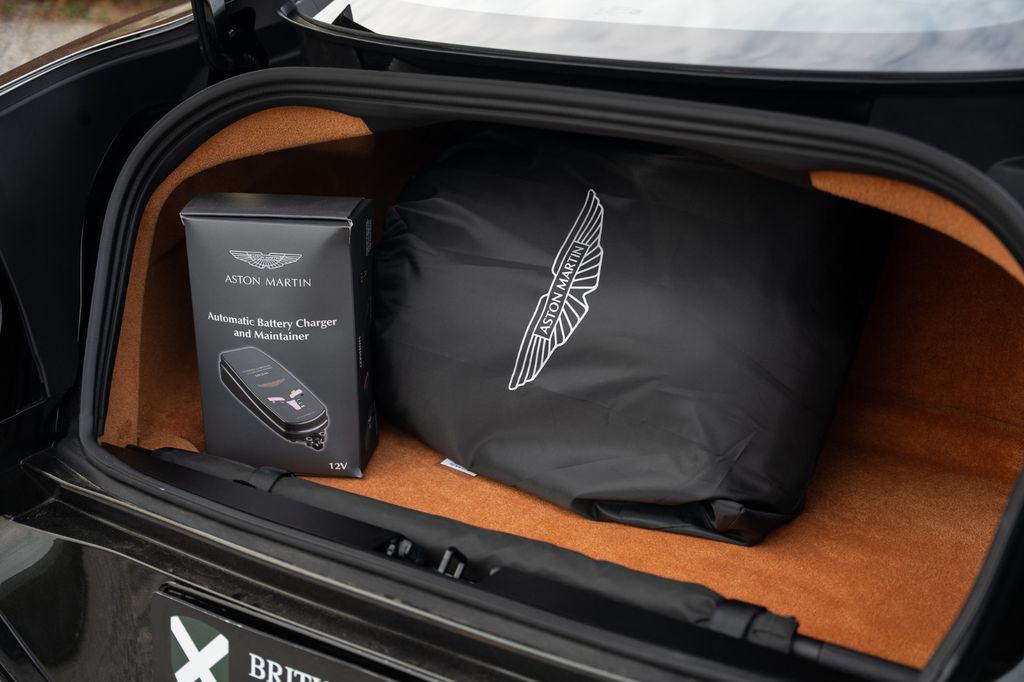 Aston Martin Vanquish 2025