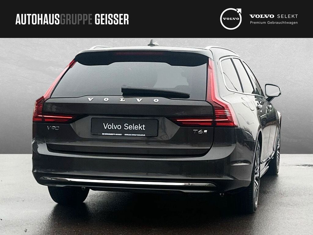 Volvo V90 2025