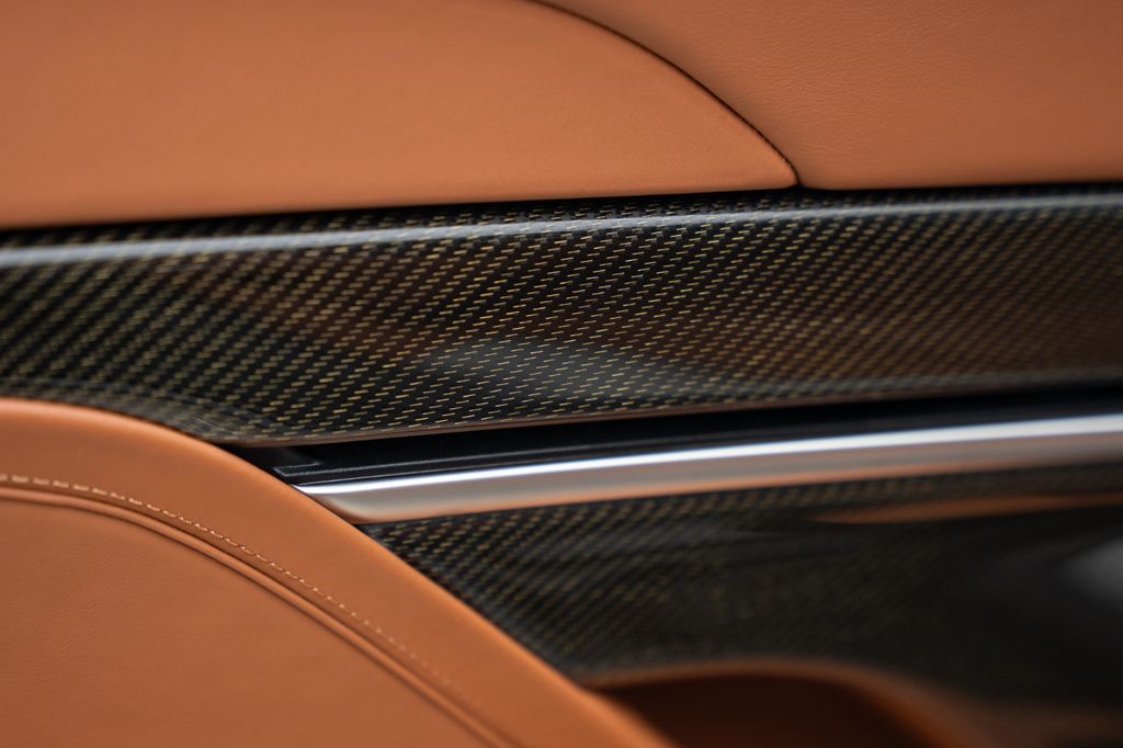 Aston Martin Vanquish 2025