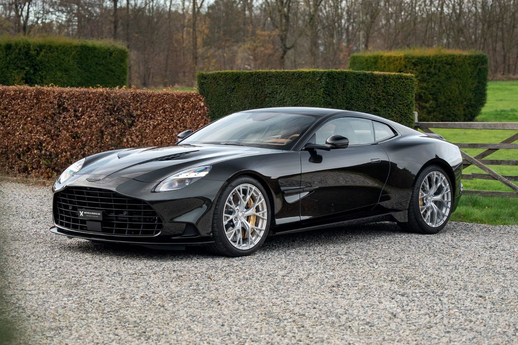 Aston Martin Vanquish 2025