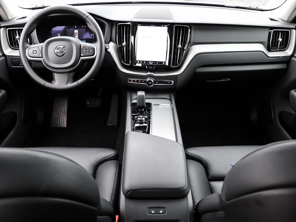 Volvo XC60 2025