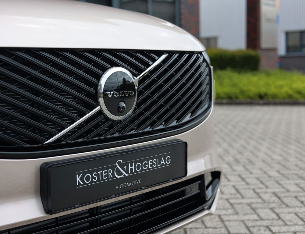 Volvo XC90 2025