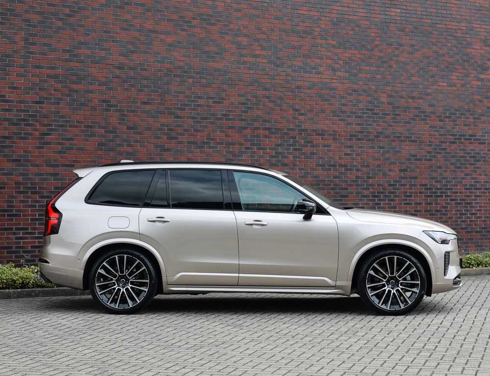 Volvo XC90 2025