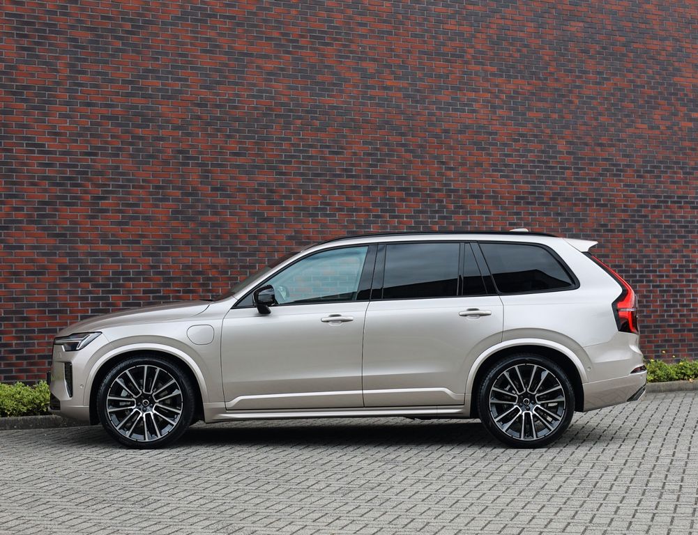 Volvo XC90 2025
