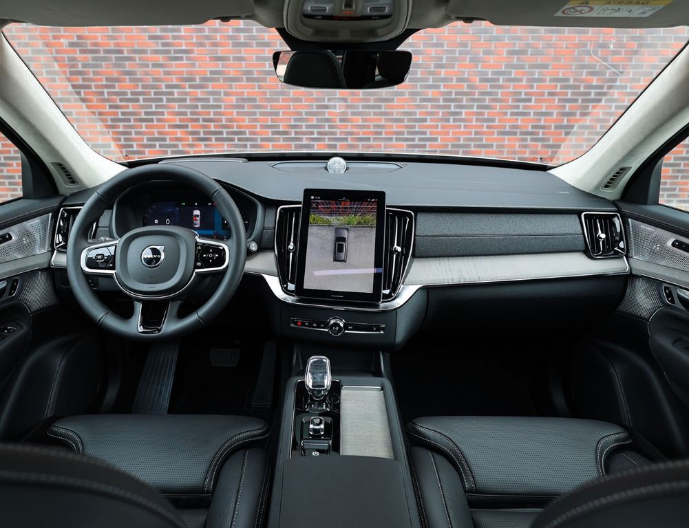 Volvo XC90 2025