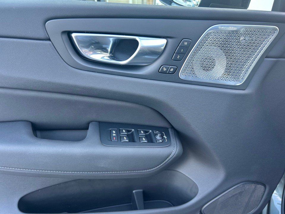 Volvo XC60 2025