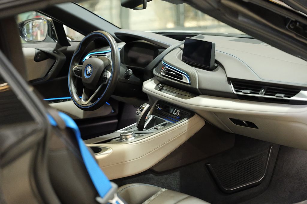 BMW i8 2020