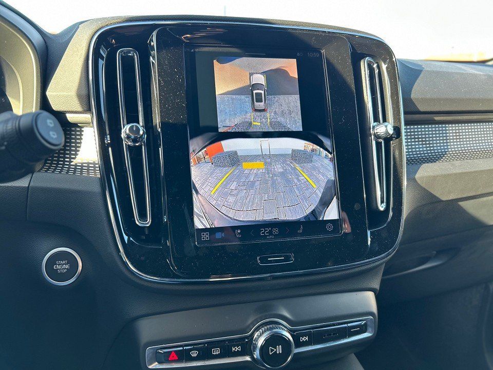 Volvo XC40 2025